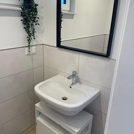 6 Personen Neubau Mit Garten 