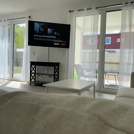 6 Personen Neubau Mit Garten 