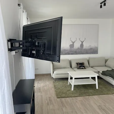 6 Personen Neubau Mit Garten 