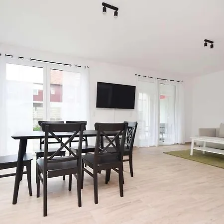 6 Personen Neubau Mit Garten 