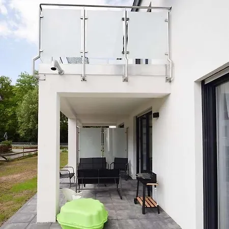 6 Personen Neubau Mit Garten 