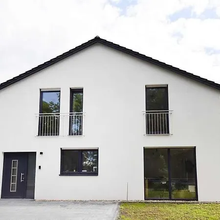 6 Personen Neubau Mit Garten 